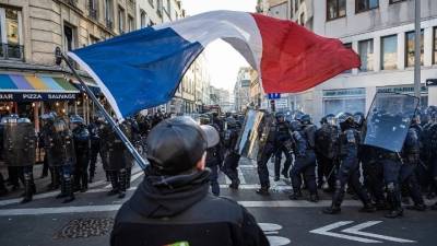 Ανεβαίνουν οι τόνοι στη Γαλλία παραμονή των κινητοποιήσεων κατά του συνταξιοδοτικού