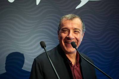 Θεοδωράκης: &quot;Αν κάνει πρόταση μομφής ο κ. Μητσοτάκης θα την ψηφίσω&quot;