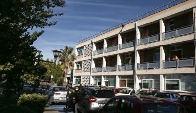Νοσοκομείο Γεννηματάς: Άνδρας με μαχαίρι και μπιτόνι βενζίνης απειλούσε να αυτοπυρποληθεί (βίντεο)