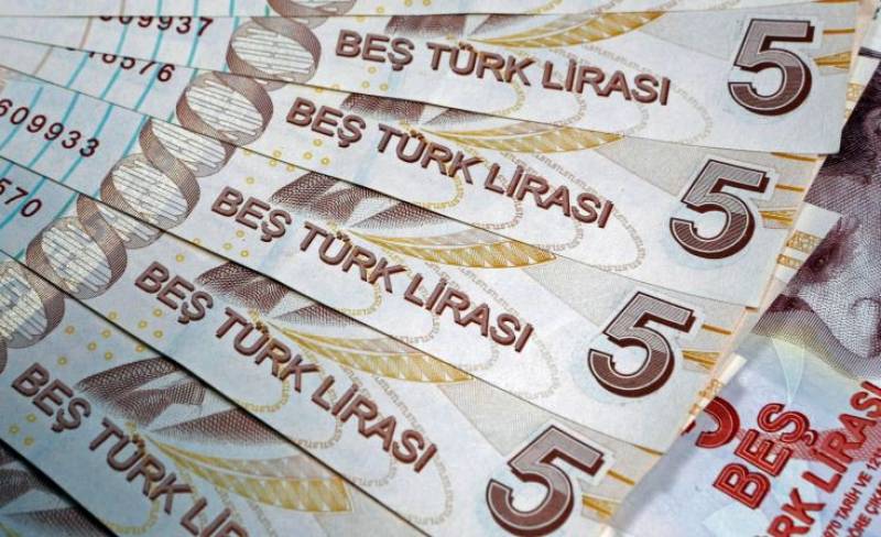 Πληθωρισμός και ισοζύγιο τρεχουσών συναλλαγών «ρίχνουν» την τουρκική λίρα
