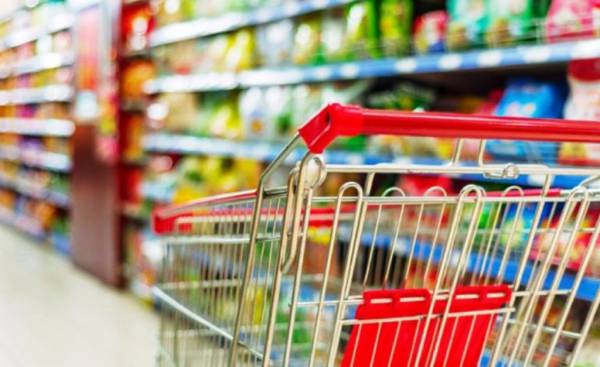 «Ζαλίζουν» οι ανατιμήσεις σε βασικά προϊόντα - Σε απόγνωση οι καταναλωτές (Βίντεο)