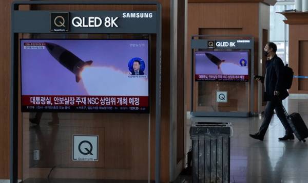 Βόρεια Κορέα: Ανησυχία για την εκτόξευση διηπειρωτικού βαλλιστικού πυραύλου που έπεσε στην ΑΟΖ της Ιαπωνίας