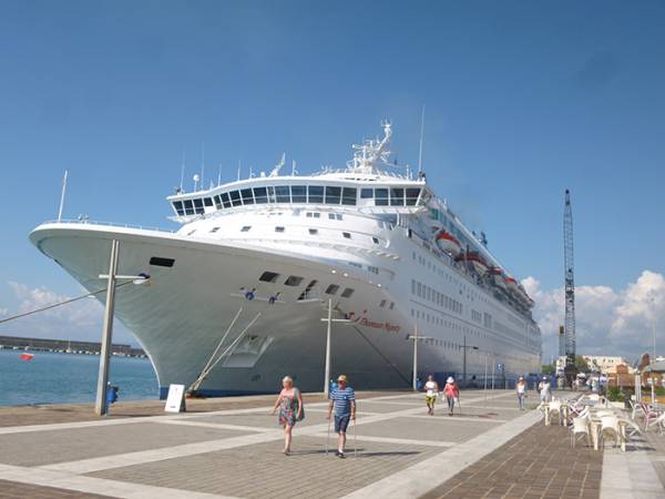 38.443 τουρίστες με κρουαζιερόπλοια στο λιμάνι της Καλαμάτας 