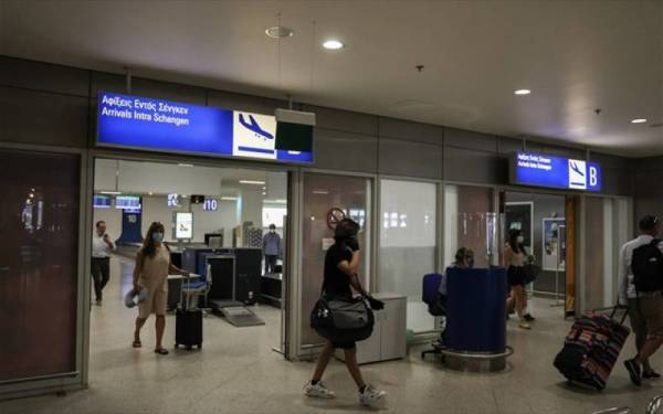 «Απογειώθηκε» η επιβατική κίνηση στα ελληνικά αεροδρόμια - Η κίνηση το 10μηνο 2023 ξεπέρασε κατά 5% το 12μηνο του 2022