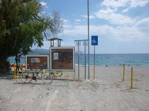 Το Ιούλιο η ράμπα αναπήρων  στην παραλία της Καλαμάτας
