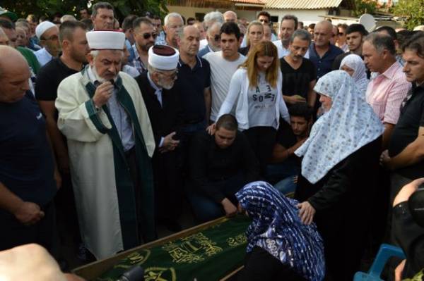 Θρήνος στην κηδεία του 18χρονου Ελληνα από το μακελειό του Μονάχου