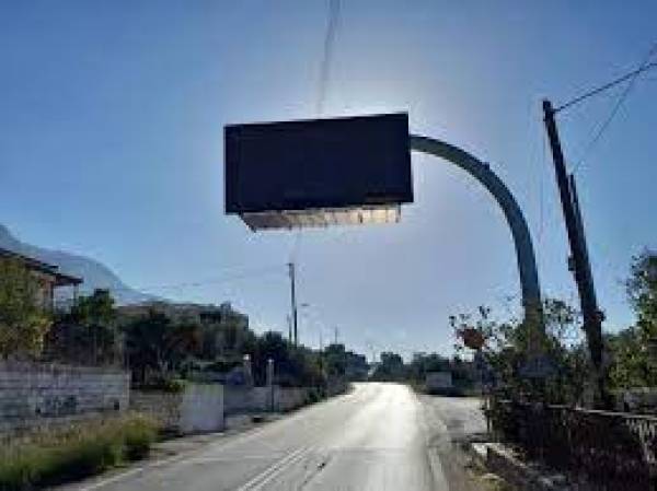 Μάκαρης για χωροθέτηση ηλεκτρονικών πινακίδων στο οδικό δίκτυο της Πελοποννήσου