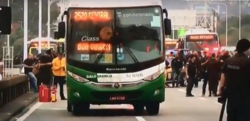 Βραζιλία: Ενοπλος κρατούσε ομήρους επιβάτες λεωφορείου - Τον σκότωσε ελεύθερος σκοπευτής (Βίντεο)