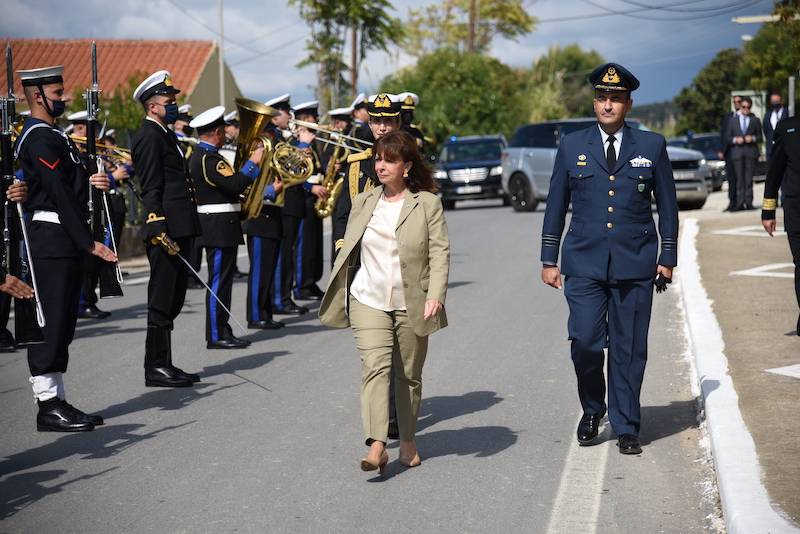 Η Πρόεδρος της Δημοκρατίας σε μνημόσυνο Γάλλων στη Γιάλοβα