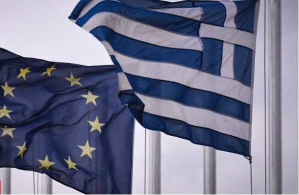 Ευρωβαρόμετρο: Το 56% των Ελλήνων βλέπει χειρότερη την οικονομία σε ένα χρόνο