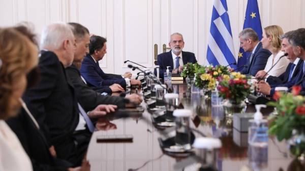 Συνεδρίασε το υπουργικό συμβούλιο - Σαρμάς: Πρέπει να είμαστε ουδέτεροι, αμερόληπτοι και αντικειμενικοί