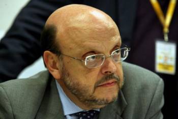 Αντώναρος: Καλά θα κάνει ο κύριος Ντάισελμπλουμ να βάλει φερμουάρ στο στόμα του