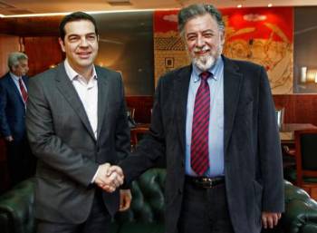 Τσίπρας: Γελασμένοι όσοι νομίζουν ότι θα εκβιάσουν τη δημοκρατία