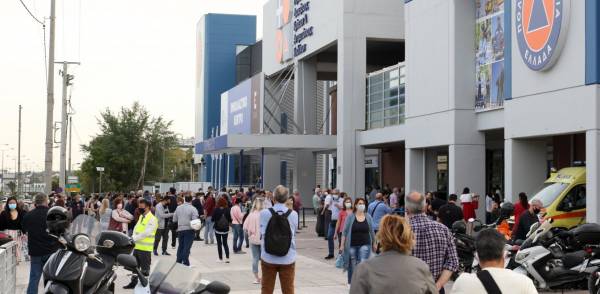 Δερμιτζάκης: Πολλά κρούσματα και τον Ιούνιο - Χωρίς μάσκα έξω οι εμβολιασμένοι