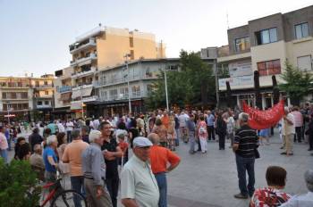 Συγκέντρωση στήριξης της διαπραγμάτευσης και στην Καλαμάτα (βίντεο και φωτογραφίες)