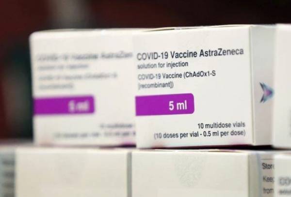 Εμβόλιο AstraZeneca: Η Δανία θα το χορηγήσει και στους άνω των 65