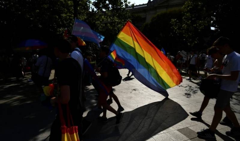 Ρήξη Κομισιόν με Ουγγαρία για νόμο που στοχοποιεί την κοινότητα ΛΟΑΤΚΙ