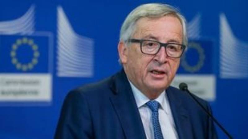 Γιούνκερ: Η ΕΕ να αποδεχτεί μια παράταση στο Brexit μέχρι 22 Μαΐου