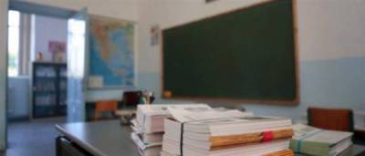 Δριμής για ΕΠΑΛ Κυπαρισσίας: “Το κτήριο καταρρέει και αυτοί το βάφουν”