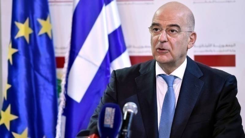 Δένδιας: Η ελληνική πρεσβεία άνοιξε πάλι τις πόρτες της στο Κίεβο