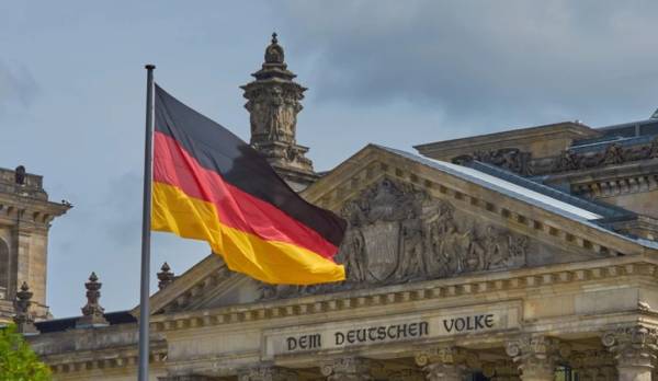 Γερμανία: Προειδοποιεί για ελλείψεις σε καύσιμα και αύξηση των τιμών στα πετρελαιοειδή και στα τρόφιμα