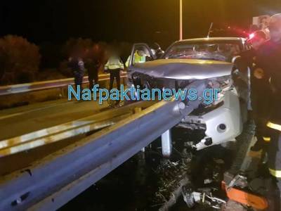 Ναύπακτος: Εικόνες που σοκάρουν από απεγκλωβισμό οδηγού