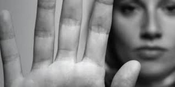 Σημαντική αύξηση των καταγγελιών για περιστατικά ενδοοικογενειακής βίας