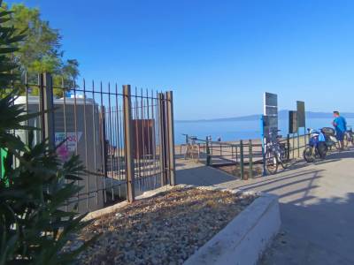 Δίχασε το seatrac στο “Filoxenia” - Ερώτηση Κανάκη στο Δημοτικό Συμβούλιο για τα κάγκελα στο πάρκινγκ