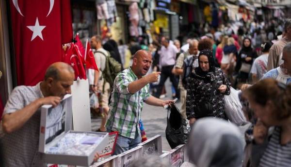 Καλπάζει ο τουρισμός στην Τουρκία - 30% η αύξηση στην Αττάλεια το εξάμηνο