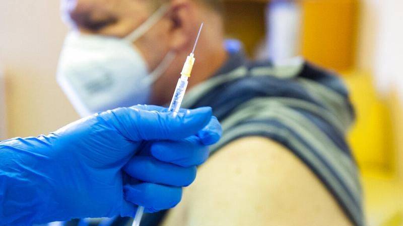 Κομισιόν: 90 εκατ. ενήλικοι Ευρωπαίοι έχουν εμβολιαστεί πλήρως κατά της COVID-19