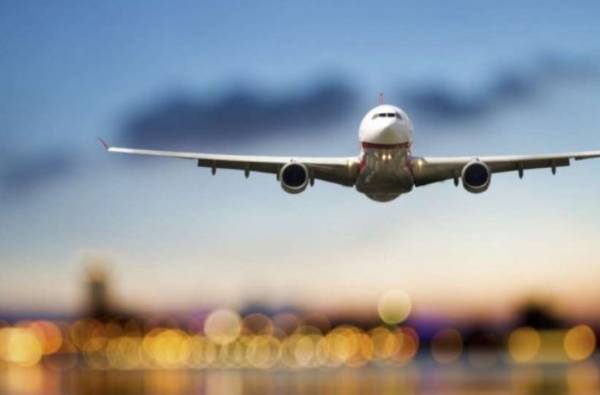 Αναγκαστική προσγείωση αεροπλάνου στο Ηράκλειο - 59χρονη έπαθε κρίση επιληψίας εν πτήσει