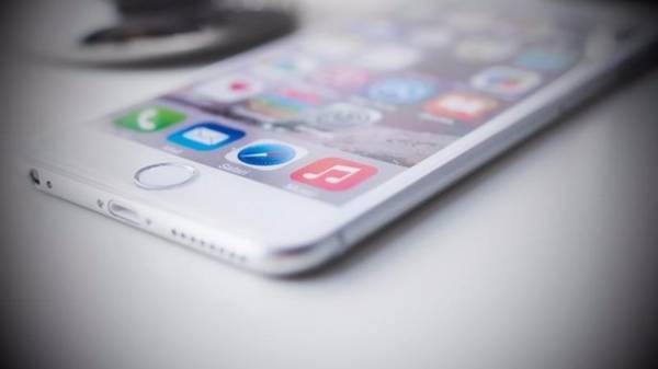 H Apple κατηγορείται για εργοστασιακό ελάτωμα σε χιλιάδες συσκευές iPhone 6