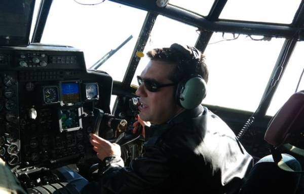 Πρωθυπουργός &quot;ιπτάμενος και τζέντλεμαν&quot;: Ο Τσίπρας πιλότος στον Παρμενίωνα (φωτογραφίες)