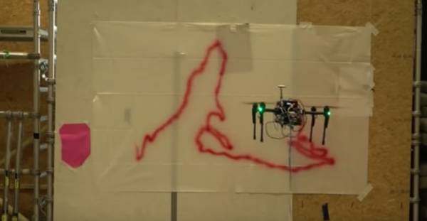 Το πρώτο drone που φτιάχνει γκράφιτι, δημιούργησε η Disney (βίντεο)