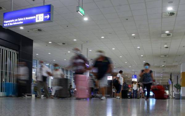 Με αρνητικό τεστ κορονοϊού η είσοδος από αύριο ταξιδιωτών από Ρουμανία και Βουλγαρία