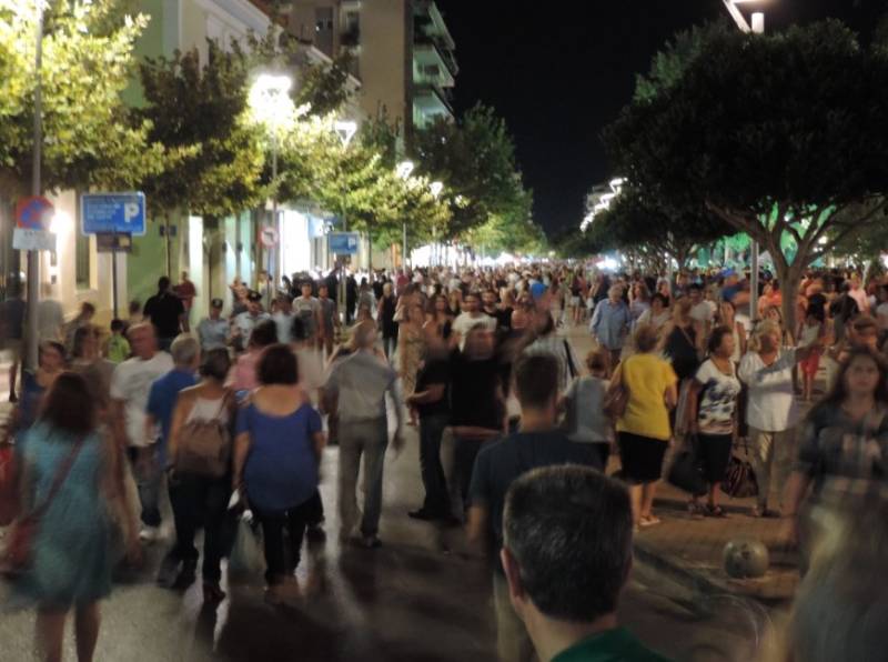 Καλαμάτα: Χαμηλές τιμές και διασκέδαση σήμερα στη “Λευκή Νύχτα” - Συναυλία Πορτοκάλογλου στην Κεντρική Πλατεία