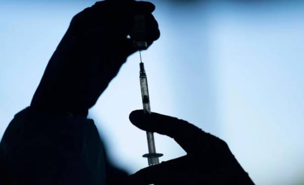 Κορονοϊός: Άνω των 60 - Λήγει απόψε η προθεσμία να εμβολιαστούν (Βίντεο)