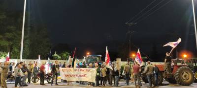Διαμαρτυρία στην είσοδο της 120 ΠΕΑ