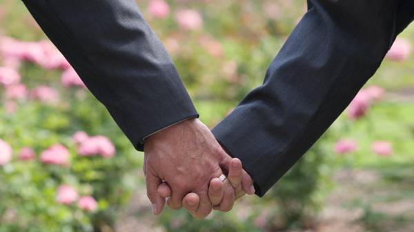 Να θεσπιστεί σύμφωνο συμβίωσης ομοφύλων ζητάει η Ομάδα Υποστήριξης Φίλων LGBT Μεσσηνίας