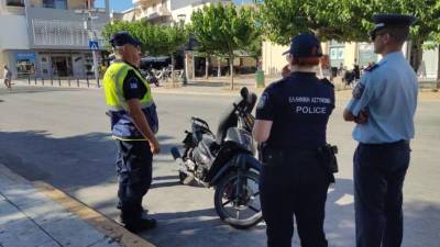 Οκτώ κλήσεις σε οδηγούς για κράνος στη Μεσσηνία