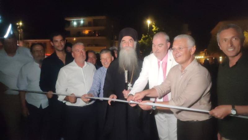 Λαμπρά εγκαίνια της πλατείας στα Φιλιατρά