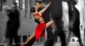 Ζωντανή μετάδοση από τη μεγάλη βραδιά tango στην κεντρική πλατεία Καλαμάτας