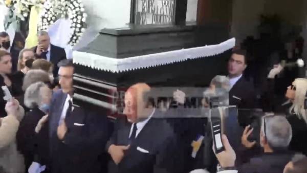Τελέστηκε η πολιτική κηδεία του Νίκου Ξανθόπουλου (Βίντεο)