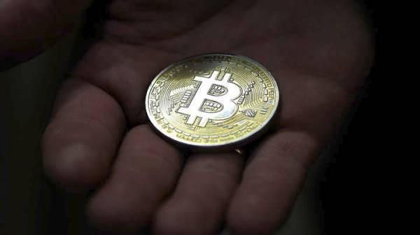 Ξεπέρασε τα 10.000 δολάρια η τιμή του bitcoin