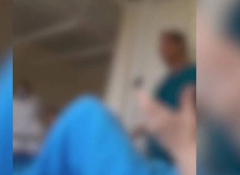 «Να δώσετε ένα 100ρικο»: Στη δημοσιότητα το βίντεο με αναισθησιολόγο που ζητά φακελάκι