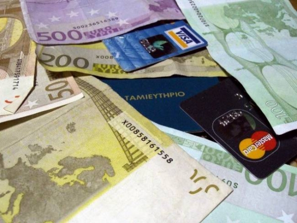 Το Ειρηνοδικείο Παμίσου &quot;πάγωσε&quot; τις δόσεις - Χρέος 783.836 ευρώ από κάρτες σε 10 τράπεζες