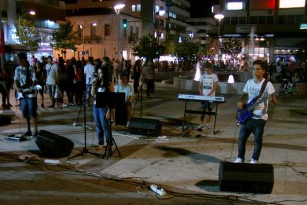 Συναυλία της ΚΝΕ για τον Παύλο Φύσσα στην Καλαμάτα