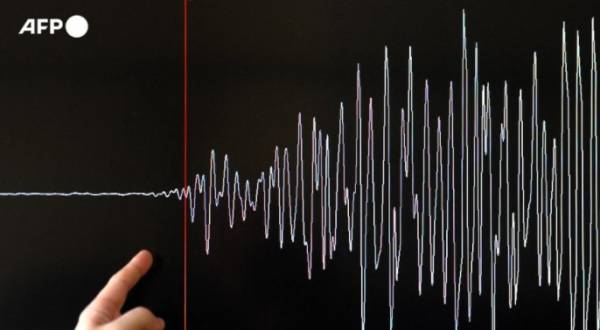 Σεισμός 7,3 Ρίχτερ στην Ιαπωνία - Προειδοποίηση για τσουνάμι (Βίντεο)