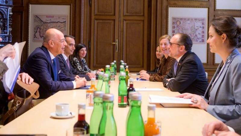 Δένδιας: Εξαιρετική η χειρονομία της Αυστρίας για τα θραύσματα του Παρθενώνα