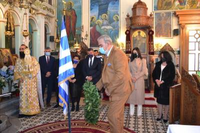 Λιτός ο εορτασμός της 25ης Μαρτίου στην Κυπαρισσία (φωτογραφίες)